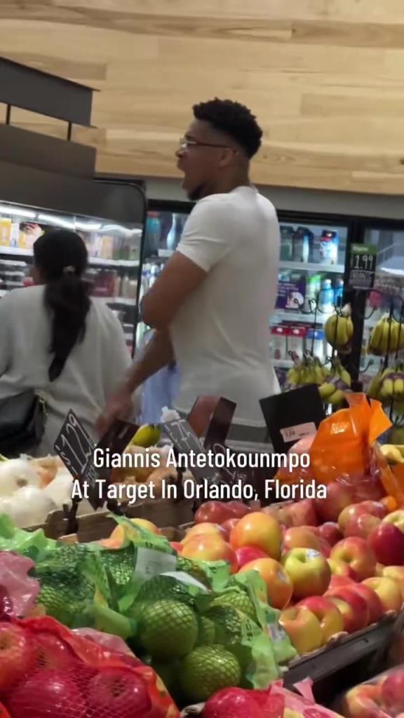 好男人??！字母哥在奧蘭多度假 陪妻子一起逛超市